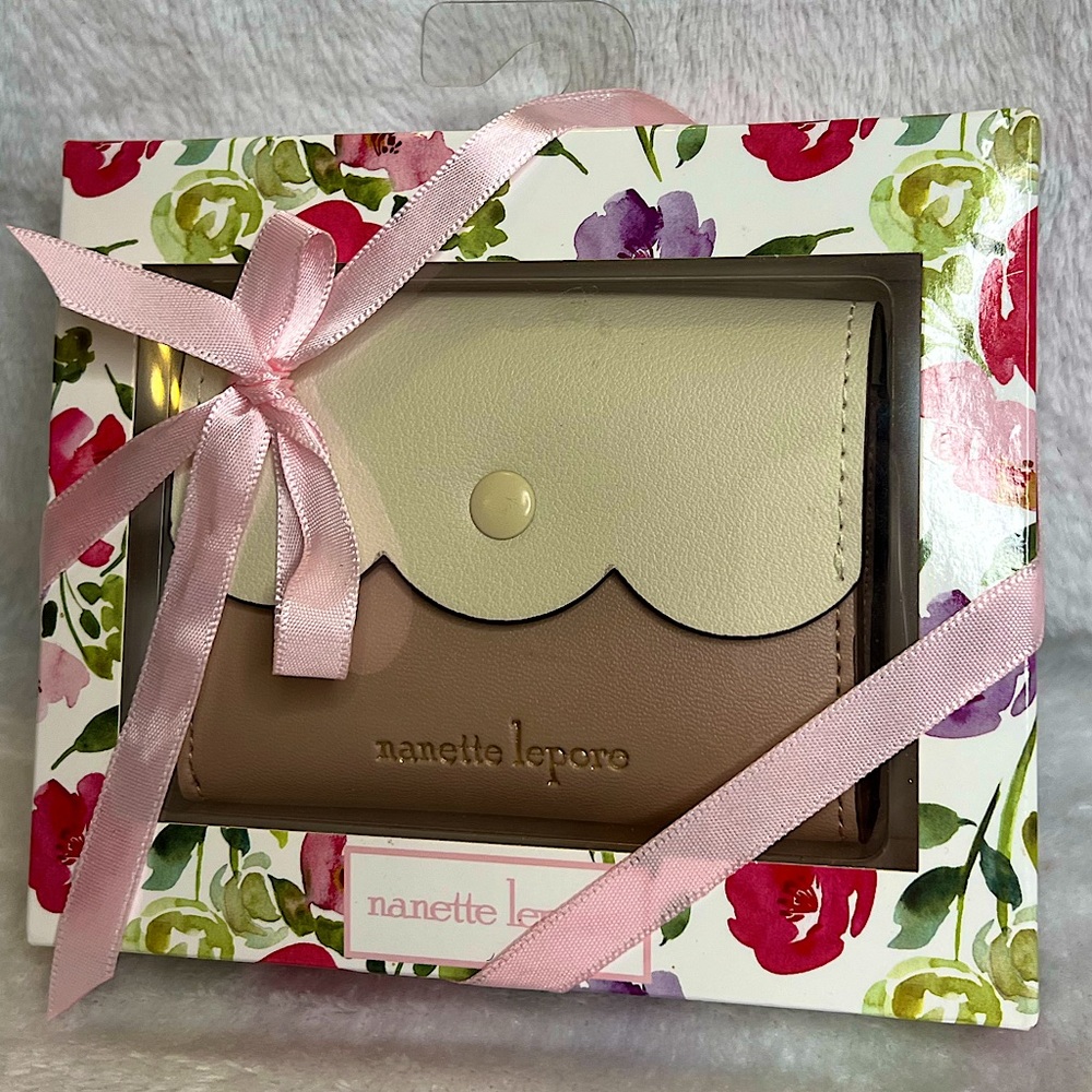 Tan Wallet